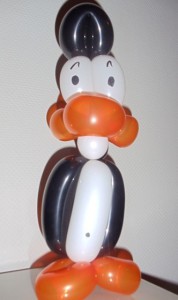 tux en ballon sculpté